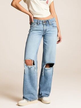 NWT Levi’s Women’s Superlow Distressed Loose Straight Leg It’s A Vibe 27 X 32